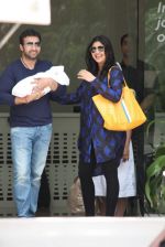 Shilpa Shetty discharged with her baby on 25th May 2012 (16).JPG